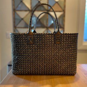 Bottega Veneta - Limited Edition Cabat Leather Tote (LIKE NEW)